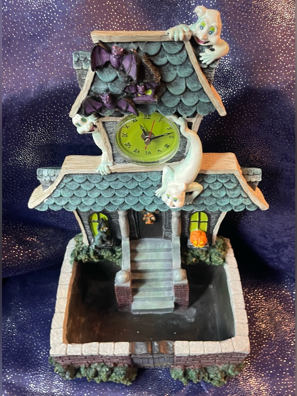 Haunted House Decor Clock & Water Fountain